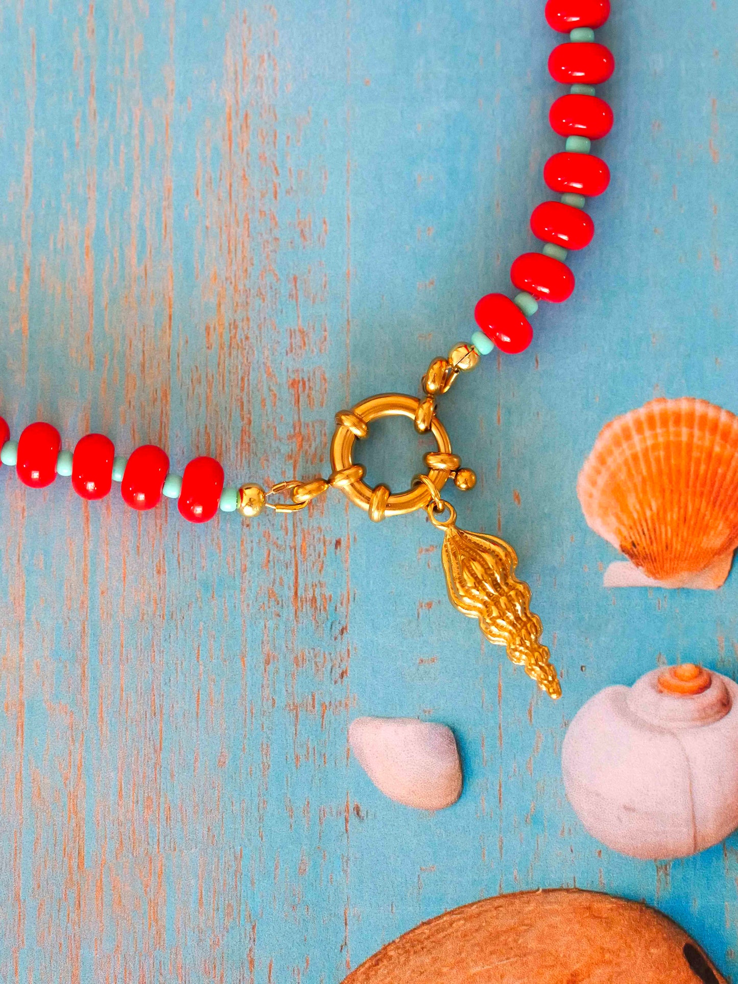 Collier perles & pendentif coquillage - rouge