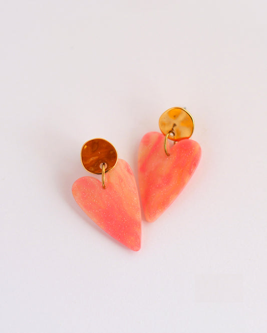 boucles d'oreilles coeur majuscule rose