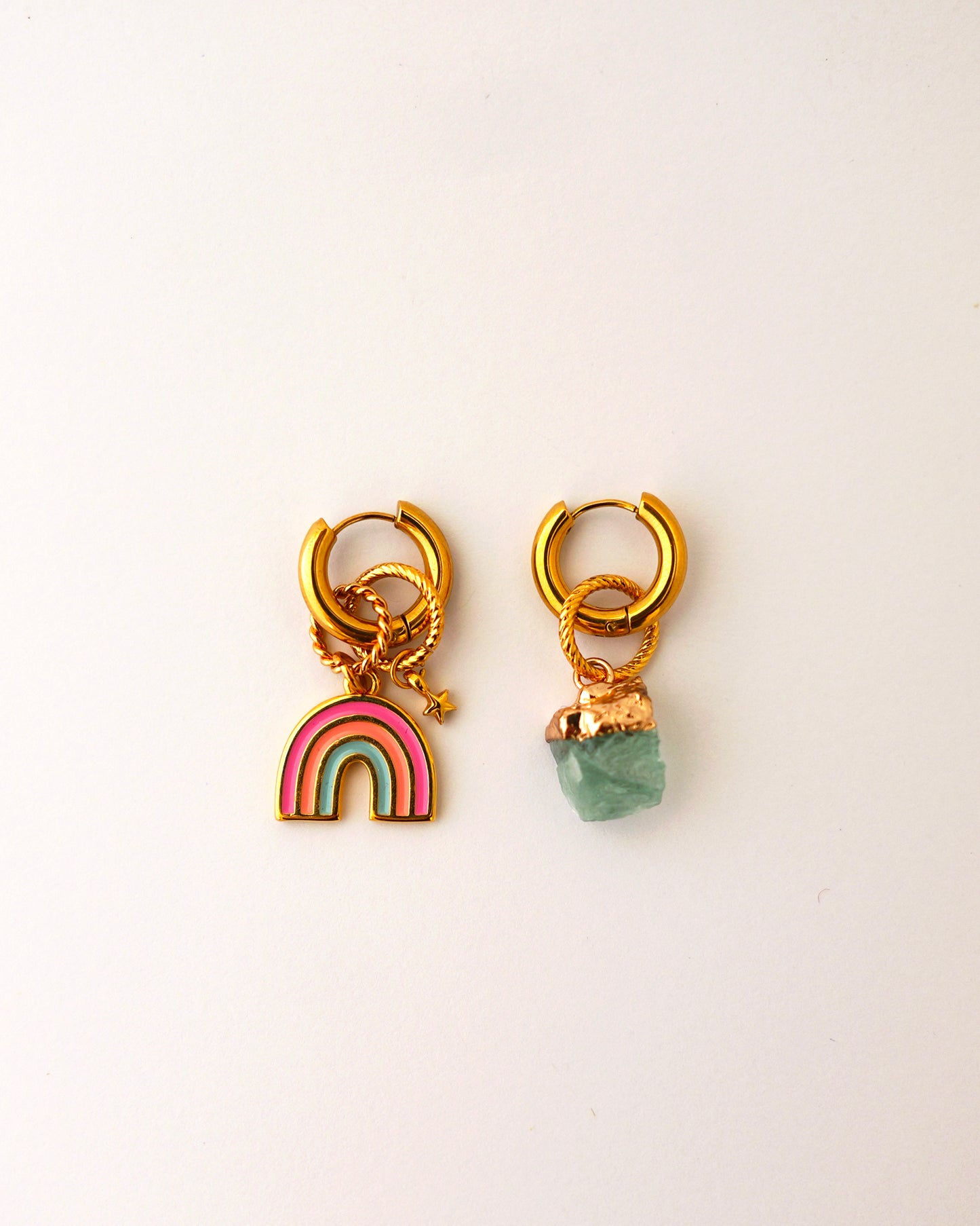 boucles d'oreilles créoles rainbow crash doré et pastel
