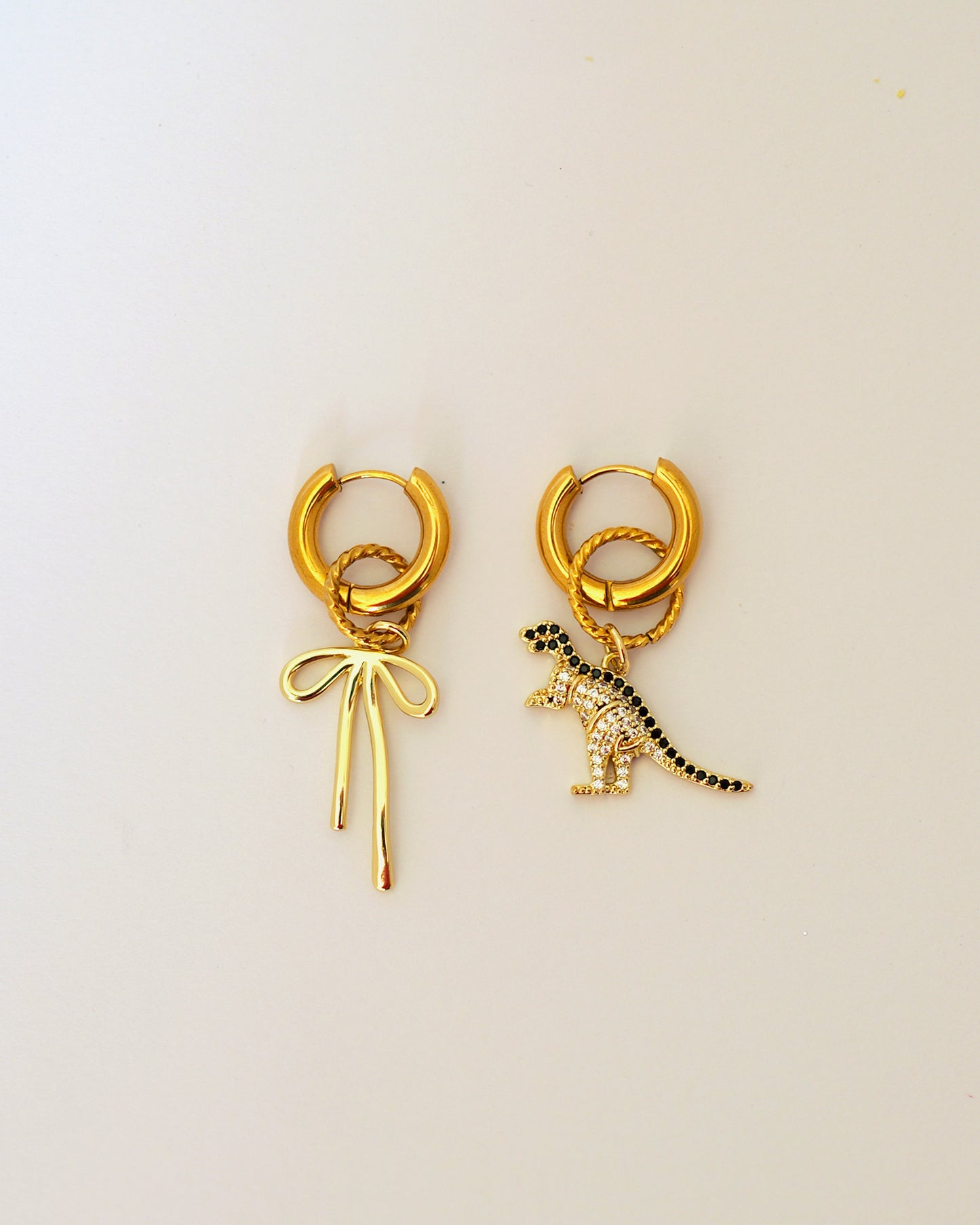 Boucles d'oreilles créoles Tiny Rex - doré & noir