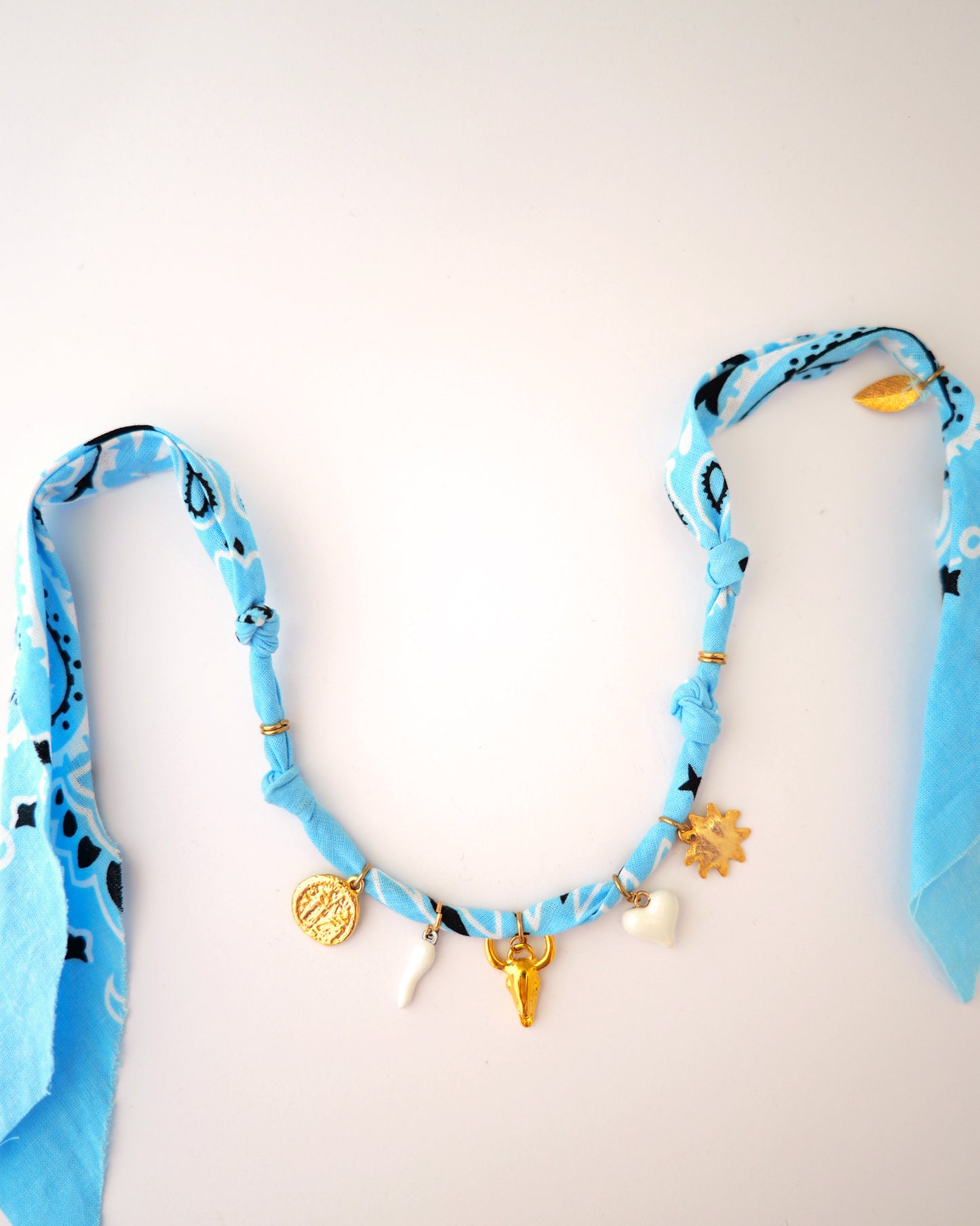collier bandana caliente bleu ciel 1