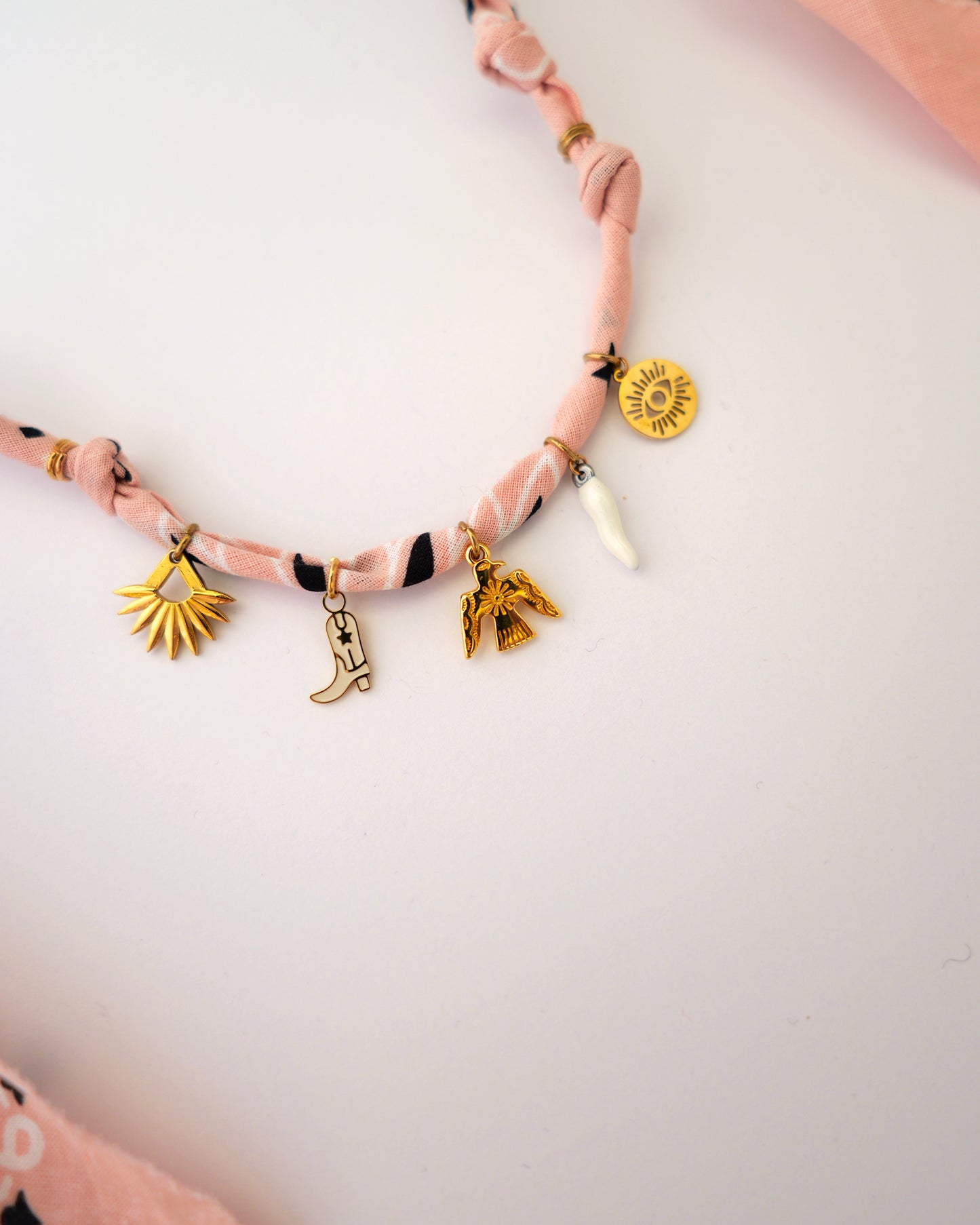 collier bandana wild and free rose nude 2