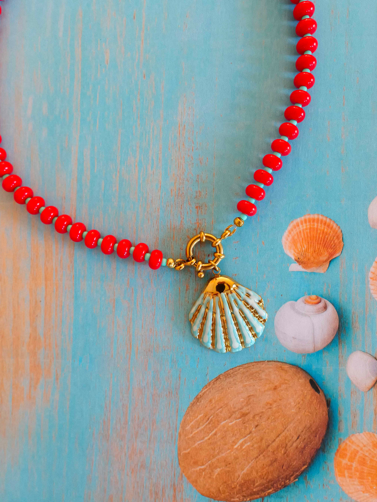 Collier perles &  pendentif coquillage - rouge