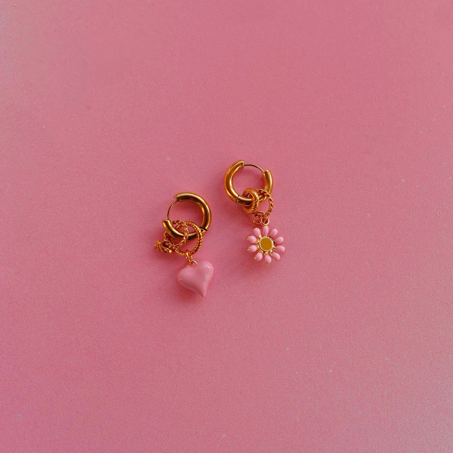 Boucles d'oreilles créoles fleur et coeur rose