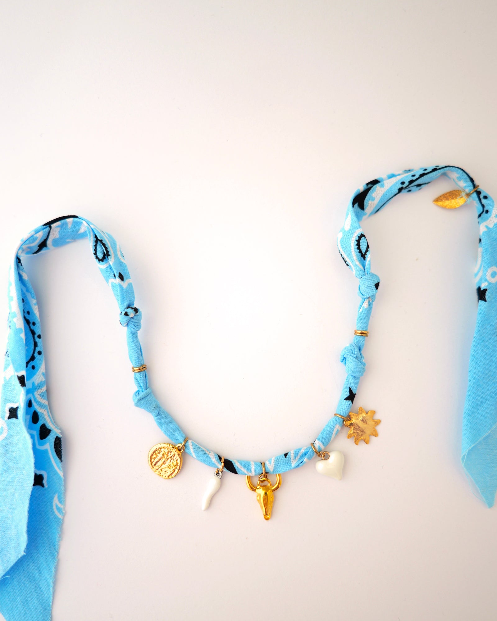 collier bandana caliente bleu ciel 1