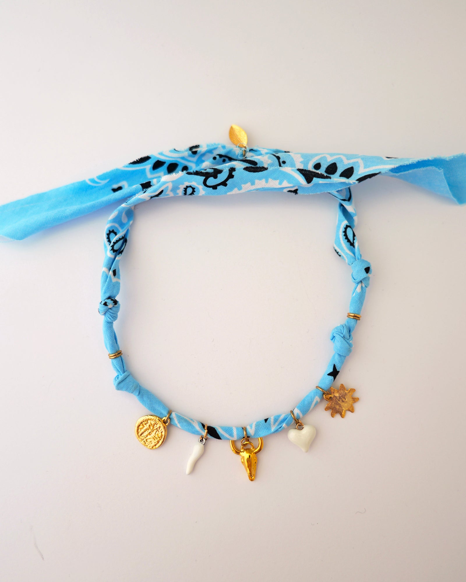 collier bandana caliente bleu ciel 2