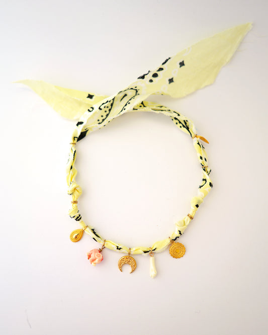 collier bandana elephant moon jaune pastel 1