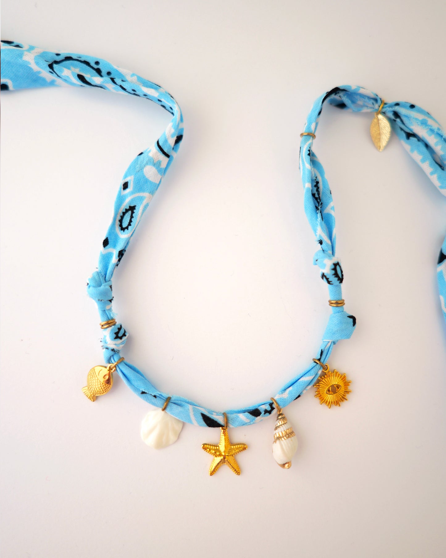 collier bandana trésors des mers bleu ciel 2