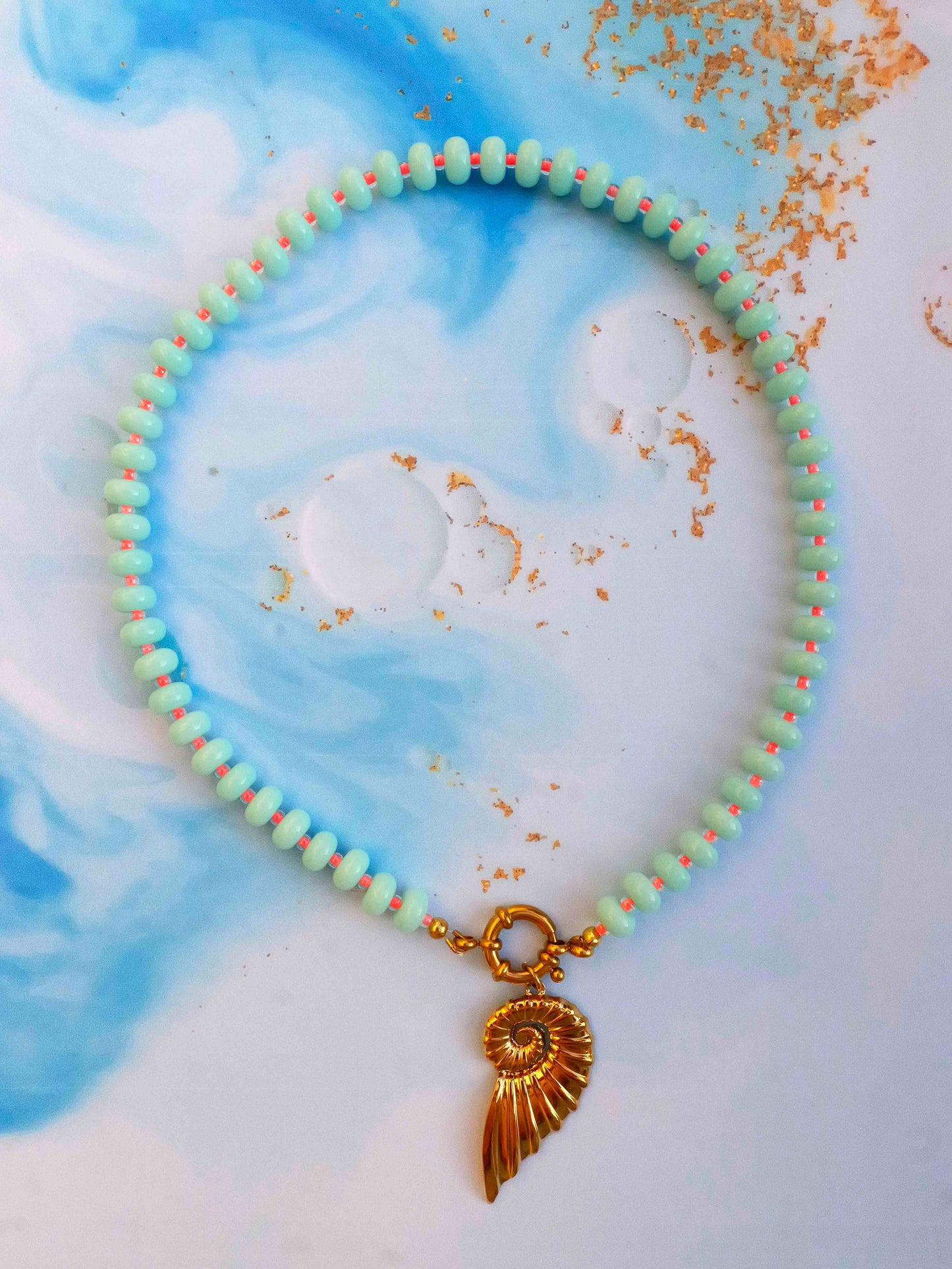 Collier perles &  pendentif coquillage - bleu Aqua